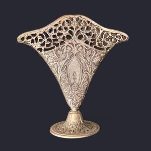 VINTAGE Art Nouveau Silver Tone Ornate Fan Shaped Pierced Filigree Flower Vase